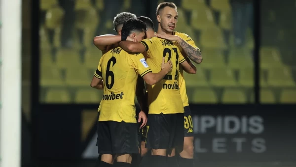 Συνεχίζει ακάθεκτος ο Άρης