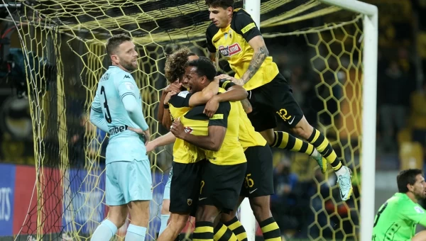 AEK-Άρης 4-0: Πάρτι στη βροχή και κορυφή για την Ένωση