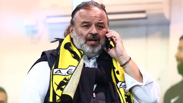 Στα Σπάτα ο Ηλιόπουλος, τα είπε με Αλμέιδα και παίκτες!