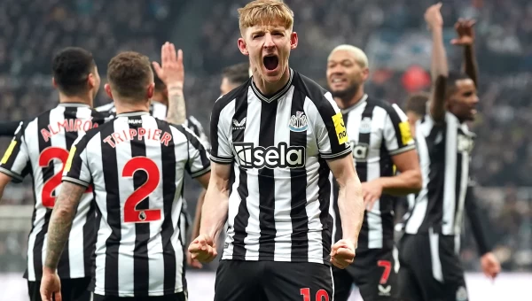 Διπλά για Νιουκάστλ και Μπαία