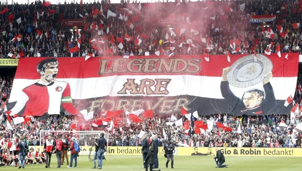 Φέγενορντ με... αποθέωση – και – στον φαν Πέρσι!