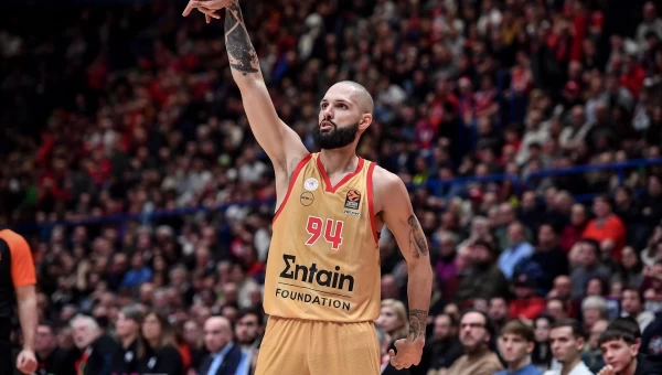 Αρμάνι-Ολυμπιακός 83-84: Απόδραση για Όσκαρ!