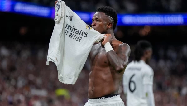 Η ώρα της Βασίλισσας και η ασταμάτητη La Dea!