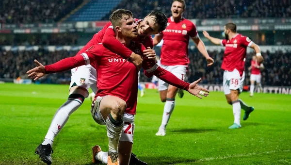 Με "όπλο" την έδρα Ρέξαμ και Μπράντφορντ