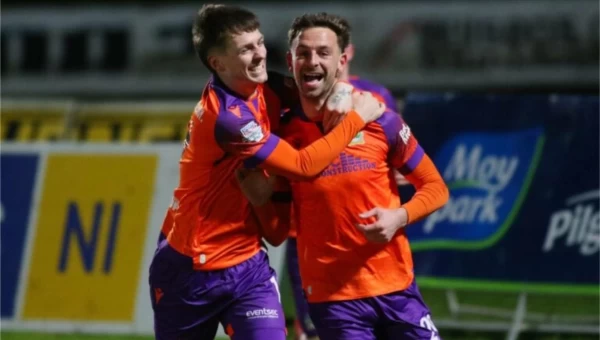 Α' Β. Ιρλανδίας: Λίνφιλντ - Λαρν, χωρίς άγχος!