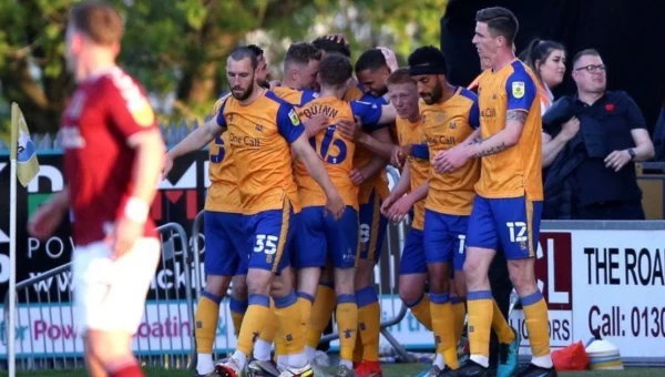 Λιγκ 1: Μάνσφιλντ - Νορθάμπτον, βάζουν φρένο στην κατηφόρα οι γηπεδούχοι