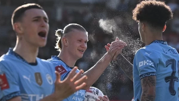 Με ανατροπή στα ημιτελικά η Σίτι