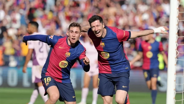 Με Λεβαντόφσκι οδηγό η Μπαρτσελόνα οδηγεί την κούρσα του τίτλου