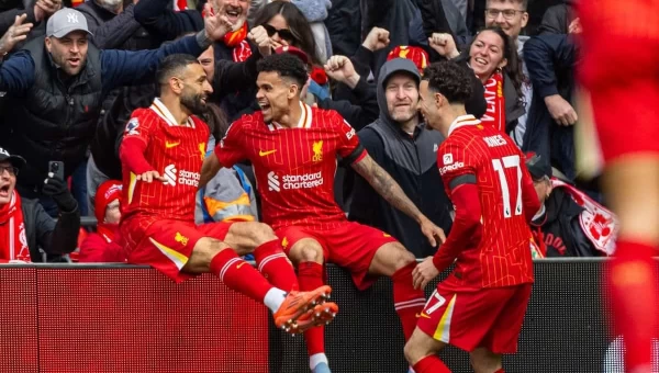 Αγκαλιά με τον τίτλο η Λίβερπουλ