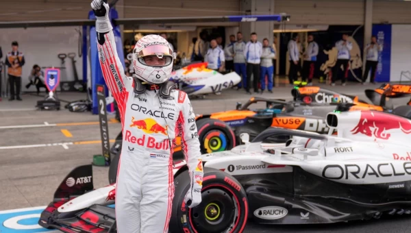 Μαξ στο μάξιμουμ! Νίκησε τις McLaren και πήρε την pole του GP Ιαπωνίας