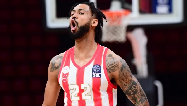 "Ερυθρόλευκη" καταιγίδα και 1-0