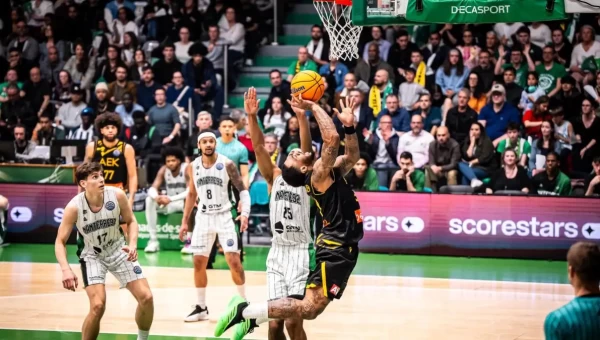 LNB: Εύκολα η Ναντέρ