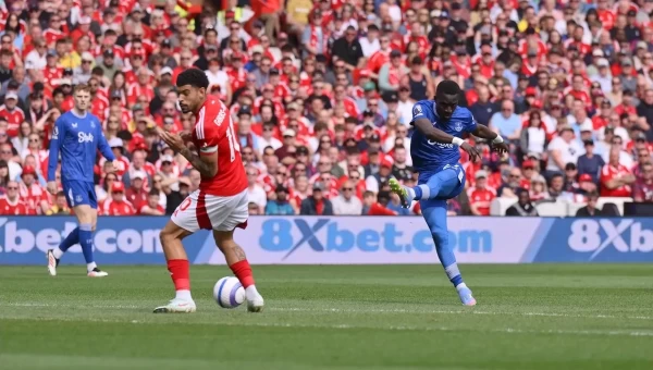 Η Έβερτον έβαλε "φωτιά" στη μάχη για το Champions League με το διπλό επί της Νότιγχαμ