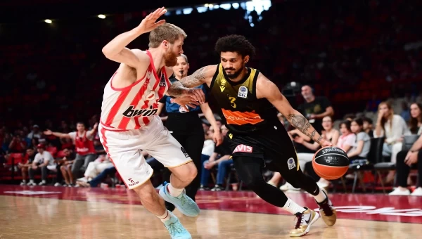 Basket League: Ολυμπιακός – ΑΕΚ 87-85 (vids)