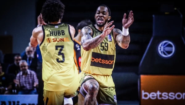 Παράσταση για έναν ρόλο και τρίτη θέση για την ΑΕΚ