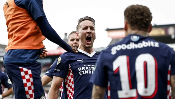 Πρωταθλήτρια Ολλανδίας η Αϊντχόφεν!