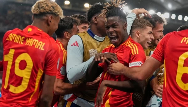 Ισπανία - Γαλλία 5-4: Πρόκριση θρίλερ με... total football