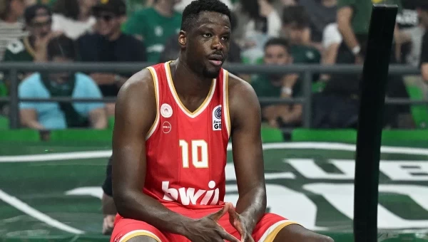 Σοκ με Φαλ στον Ολυμπιακό: 10-12 μήνες εκτός δράσης