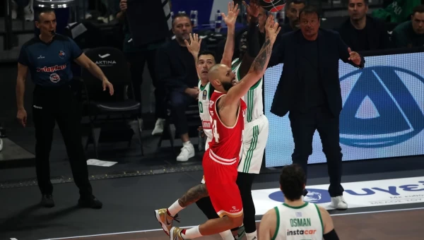 Παναθηναϊκός - Ολυμπιακός 88-99: Θρυλικό break σε βραδιά-θρίλερ