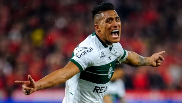 Β' Βραζιλίας: Κοριτίμπα - Βόλτα Ρεντόντα, η πλάστιγγα γέρνει προς τον άσο