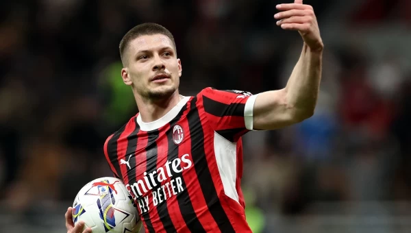 Υπέγραψε στην ΑΕΚ ο Γιόβιτς, την Τρίτη η ανακοίνωση της μεταγραφής