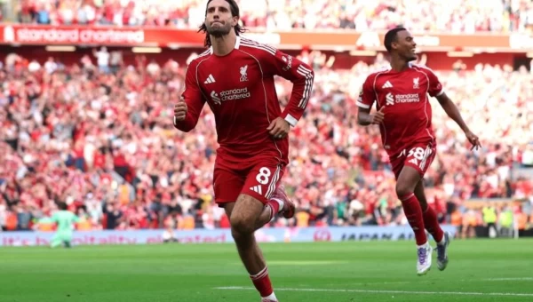 Η ζωγραφιά του Σομποσλάι έκρινε το ντέρμπι του Άνφιλντ