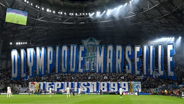 Οι Mασσαλοί και οι... τρικολόρ!