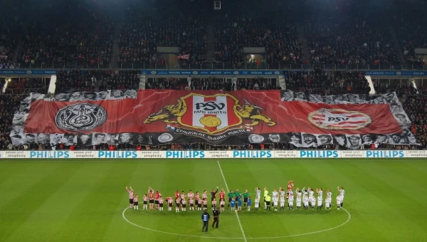 “Kαθαρίζει” από νωρίς η PSV