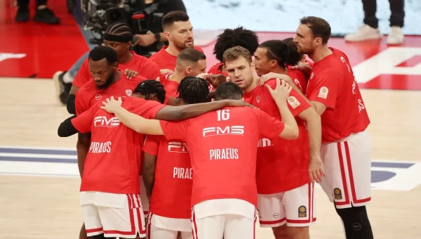 To Ολυμπιακός - Εφές στο σαλόνι σου με δώρο* 1 μήνα Novasports!