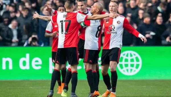 Κόρνερ στην Τούμπα, άσος η Φέγενορντ