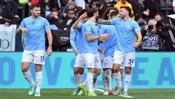 Κυριακή με φαβορί!