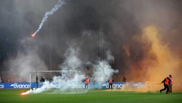 Ελλάδα: «Μια κοινωνία σε κρίση και η οπαδική βία»