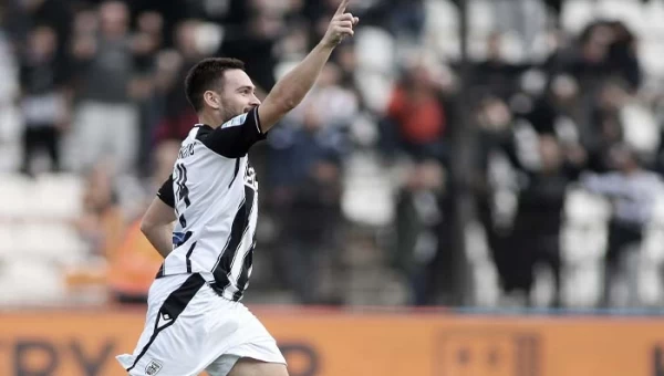 Με λογικά φαβορί