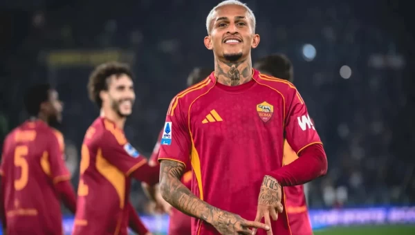 Λύγισε την Κόμο η Ρόμα