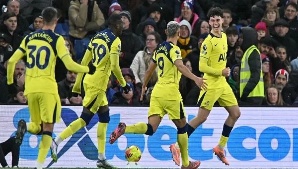 Premier League: “Καθάρισε” ο 19χρονος Γκρέι για την Τότεναμ