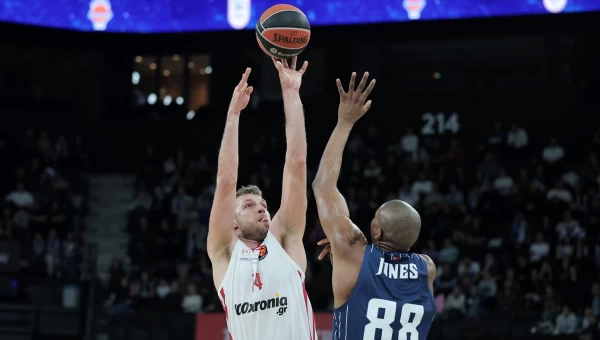 Αναντολού Εφές - Ολυμπιακός 68-74: Διπλό χαρακτήρα στην Πόλη