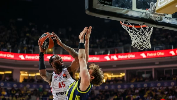 Φενέρμπαχτσε-Ολυμπιακός 88-80: Έμεινε από λύσεις
