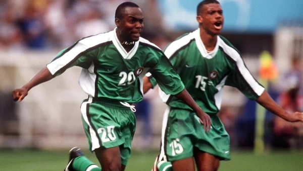 Με Νιγηρία και ΠΑΟΚ Β’