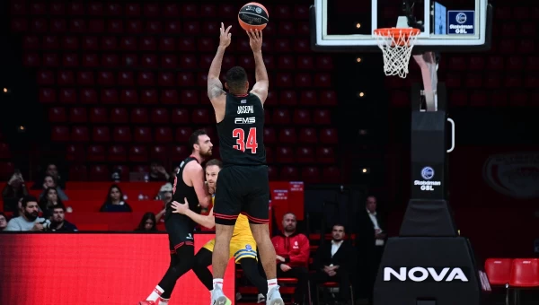 Ολυμπιακός - Περιστέρι 94-71: Καθάρισε με τρίποντες εκτελέσεις, παρά την απουσία Βεζένκοβ!  