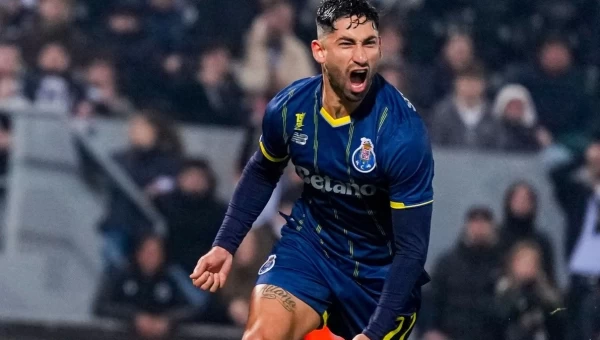 Με Πόρτο και Ερυθρό Αστέρα