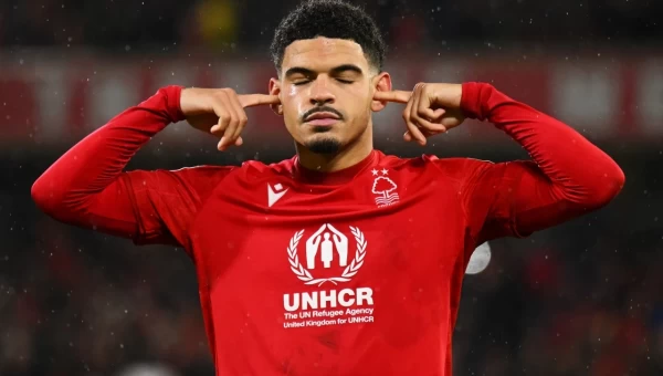 Πρέμιερ Λιγκ: Κερδίζουν Βίλα και Φόρεστ