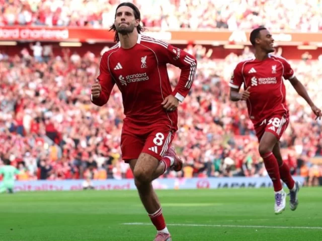 Η ζωγραφιά του Σομποσλάι έκρινε το ντέρμπι του Άνφιλντ