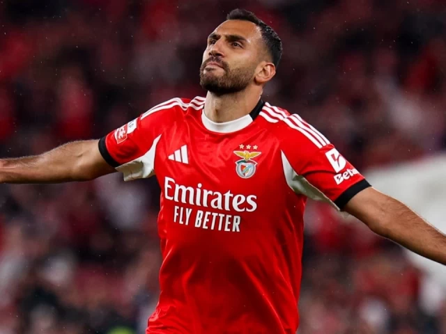 Champions League: Άγιαξ - Μπενφίκα, φρένο στην κατρακύλα ή νέα ήττα;