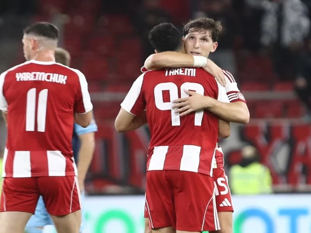 Ο Ολυμπιακός την κοιτάζει στα μάτια σε απόδοση φωτιά!