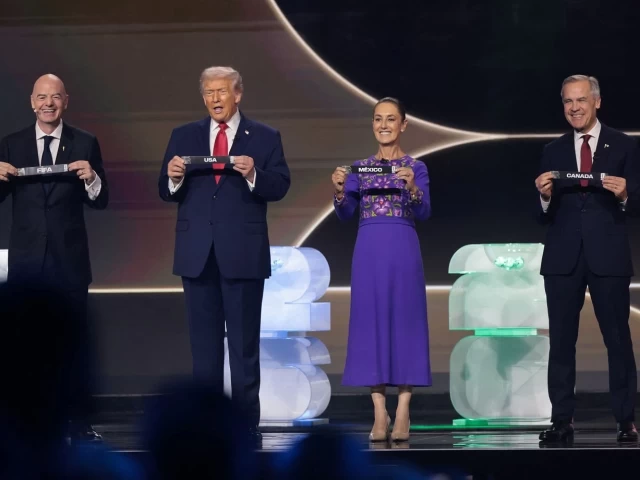 Παγκόσμιο Κύπελλο 2026: Λάμψη και...  Τραμπ στην κλήρωση - Οι όμιλοι