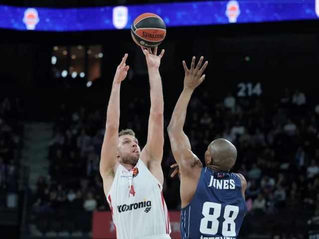 Αναντολού Εφές - Ολυμπιακός 68-74: Διπλό χαρακτήρα στην Πόλη