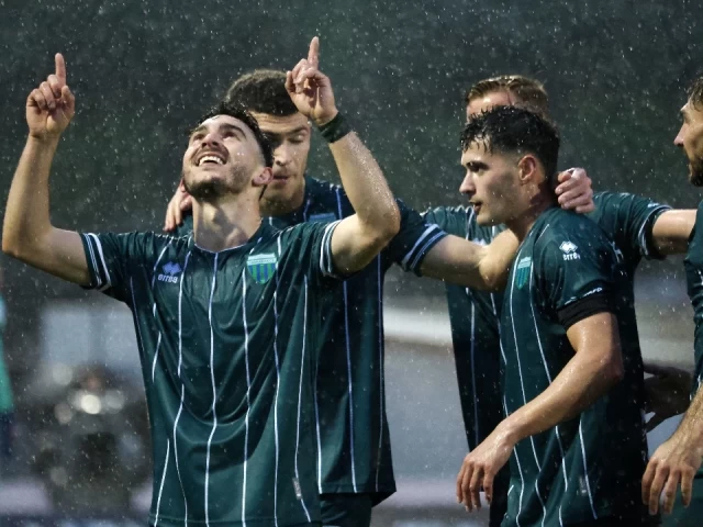 Χόρευε στη βροχή ο Λεβαδειακός