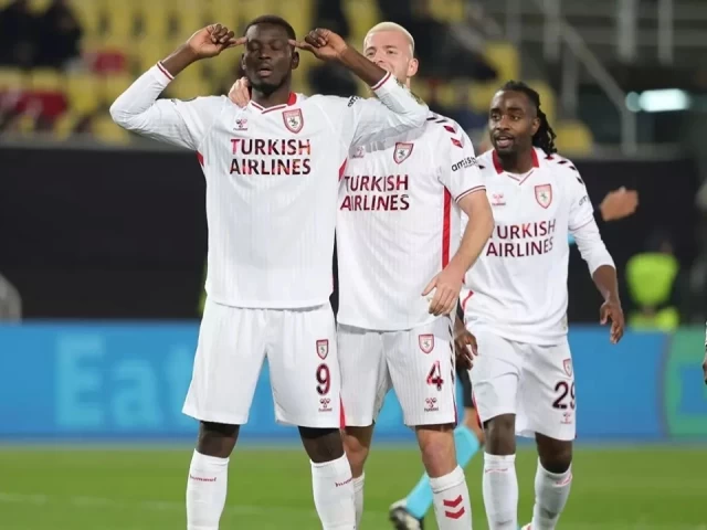 Conference League: Σαμσουνσπόρ - Σκεντίγια, ολοκληρώνουν το έργο τους οι Τούρκοι