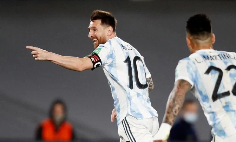 Ο Μέσι δεν πίστευε το γκολ που έβαλε με την Αργεντινή (vid)