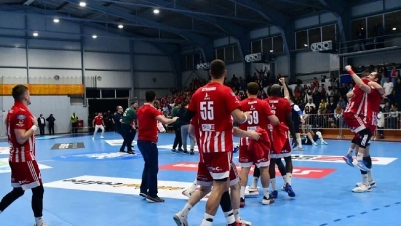 Κυπελλούχος στο χάντμπολ ο Ολυμπιακός [vid]